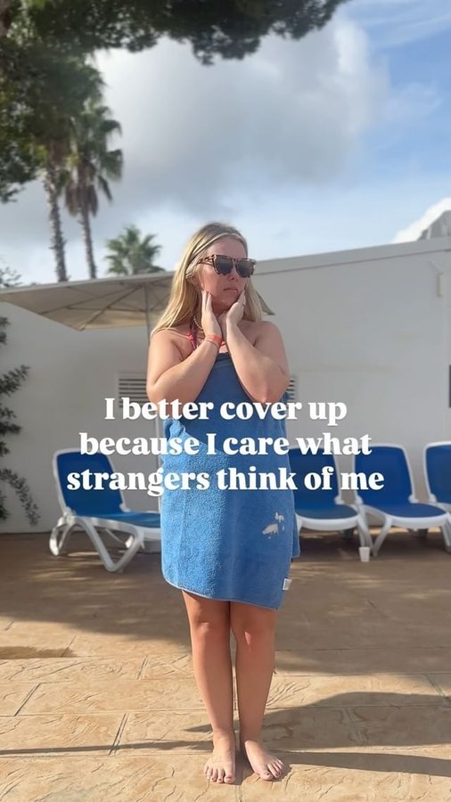 Instagram post by @thebodypositivemum for SENSTYLABLE. Caption reads: Are we really trying to impress strangers? 👇

I....