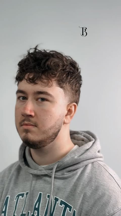 Instagram post by @tonithebarber for Booksy. Caption reads: 💯

#manchesterbarber #mcrbarber #salfordbarber.