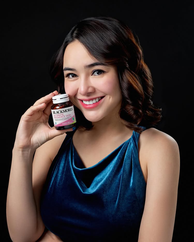 Instagram post by @amandamanopo for Blackmores. Caption reads: kecil-kecil tapi nampol🫶🏻
kemarin aku upload....