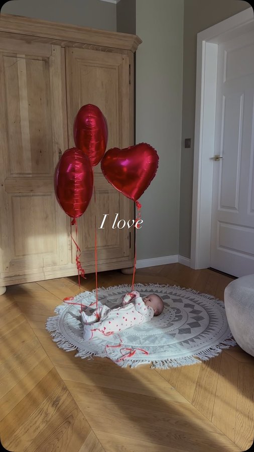 Instagram post by @dominikatworek for Kappahl. Caption reads: My sweet Valentine ♥️ @kappahl @kappahlkids [...].