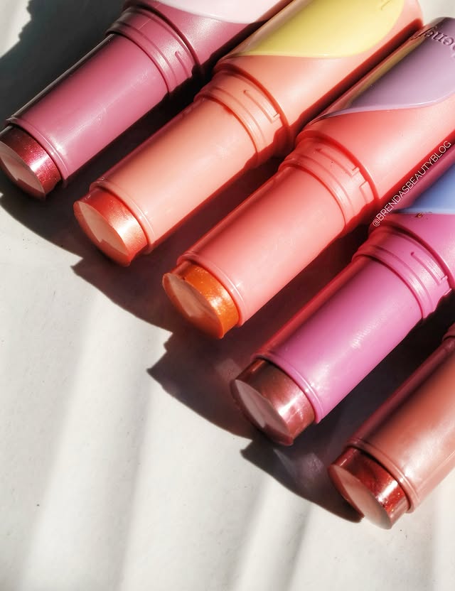 Instagram post by an influencer for Benefit Cosmetics. Caption reads: #giftedbybenefitcosmetics @benefitcosmetics [...].