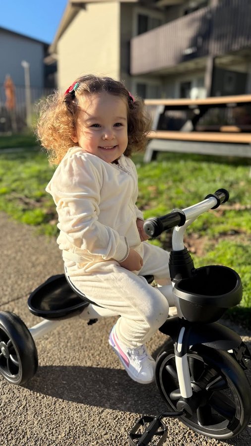 Instagram post by @selim_giller for KRIDDO. Caption reads: [...] 🚴‍♀️💕 Thanks to this amazing KRIDDO bike,....