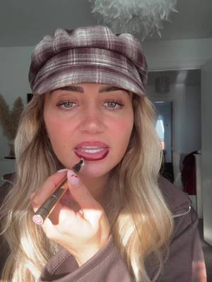 TikTok post by @gabby98xo for Kash Beauty. Caption reads: [...] 🤩 #fyp #lipstain #lipcombo #gloss....