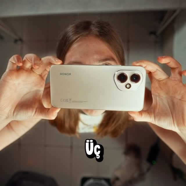 Instagram post by @tunaadabuyuk for Honor. Caption reads: Telefonun artık ihtiyaçlarını karşılamıyorsa....