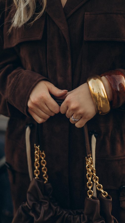 Instagram post by @joicymuniz for Baum und Pferdgarten. Caption reads: Ad • Be there in 5 - strolling through Parisian....