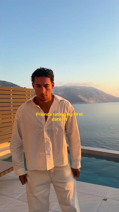 Instagram post by @manawaowens for Bumble. Caption reads: [...] check in Greece (thanks to travel mode)....