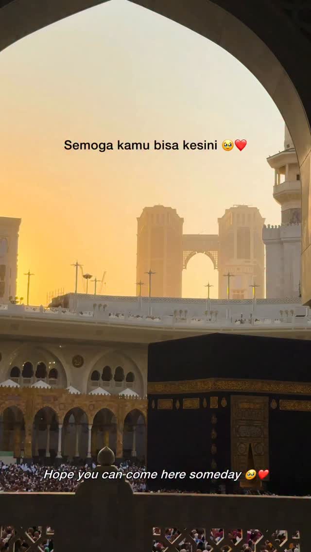 Instagram post by @sejauhangin for Visit Saudi. Caption reads: Semoga kamu bisa ke sini, ke rumahnya Allah....