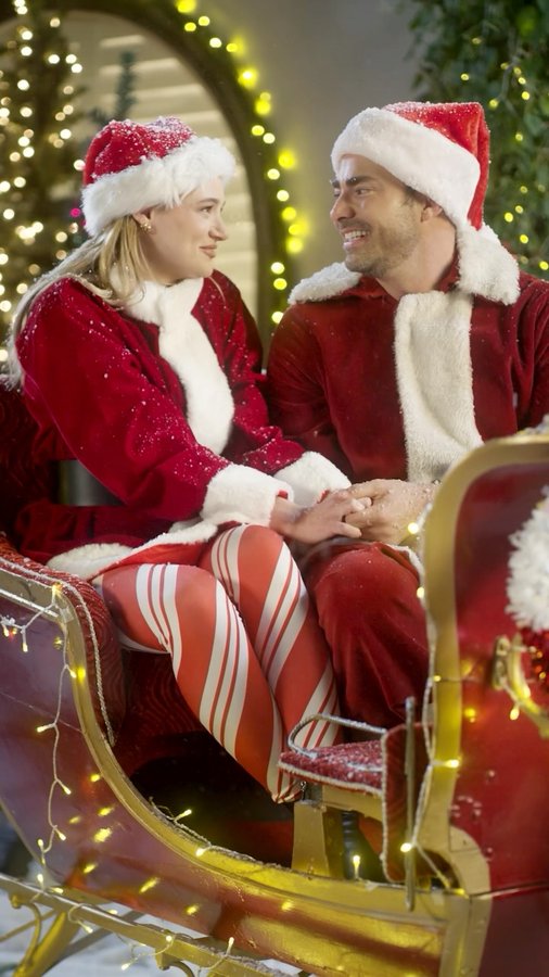 Instagram post by @hunterking for Ibotta. Caption reads: [...] holiday magic possible. Earn yours with....