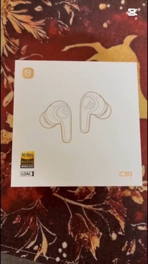Instagram post by @marla_kuqo for SOUNDPEATS. Caption reads: [...] go. e il codice sconto "SPC30ALL12"....