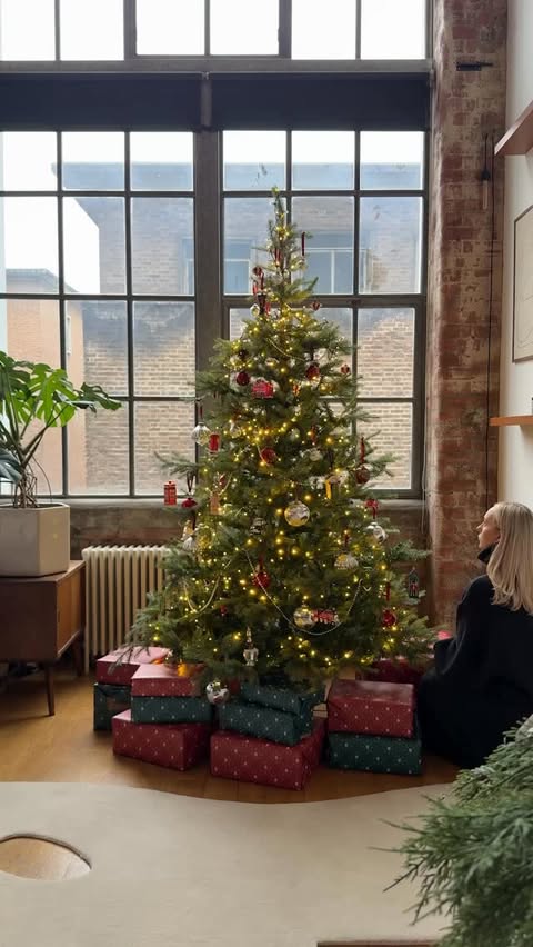 Instagram post by @ldnloft for Mowgli Street Food. Caption reads: ad. GRWM for a stunning evening with....