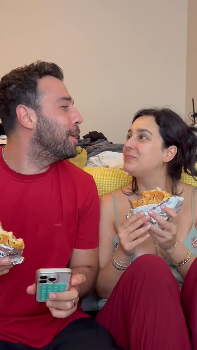 Instagram post by @normaldiiil for Yemeksepeti. Caption reads: tatil sonrası her şey üst üste bindiyse,....