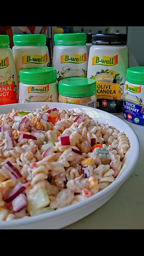 Instagram post by @inthekitchenwithvicky_ for Brand Advisor. Caption reads: [...] #Bwellmayo #gifted @bwellfoods....