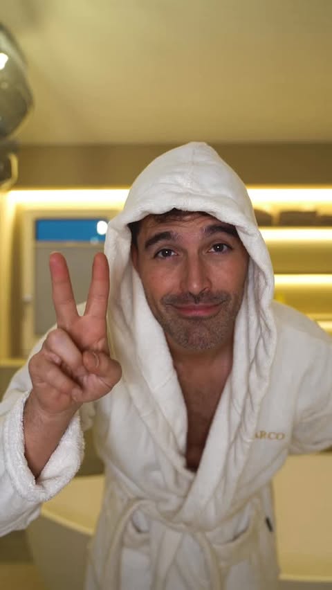 Instagram post by @marcoandredasilva for BIOTHERM. Caption reads: [...] use Aquasource+ Electrolyte Dewy Gel by....