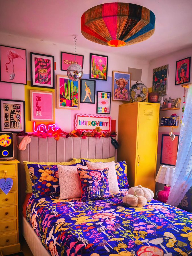 Instagram post by @thecornerflatldn for furn.. Caption reads: Ｆｕｎｇｉ

Ad | Dont you just love seasonal bedding? I....