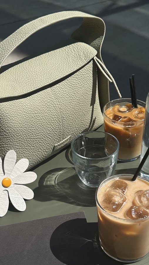 Instagram post by @_shelleyloves for The Perfume Shop. Caption reads: Ad If you’re shopping for gifts this Black Friday....