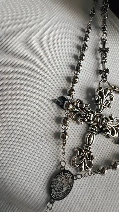 Instagram post by @fresh.main for ReelsApp. Caption reads: [...] Just pick your clips, and the @reelsappp....