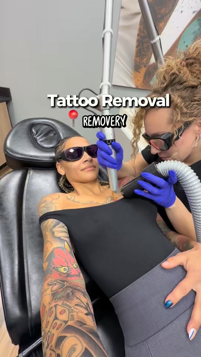 Instagram post by @travelwithmeko for Removery. Caption reads: Another day, another @removery 💥

Shout out the....