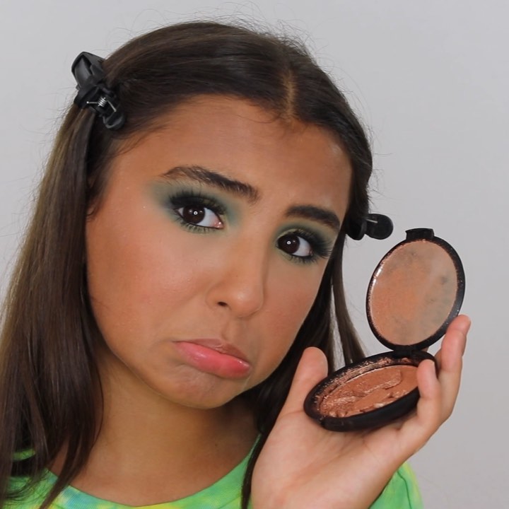 Instagram post by @zoeapple_ for butter LONDON. Caption reads: July BoxyCharm ¯\_(ツ)_/
¯
|
Hi everyone! In....