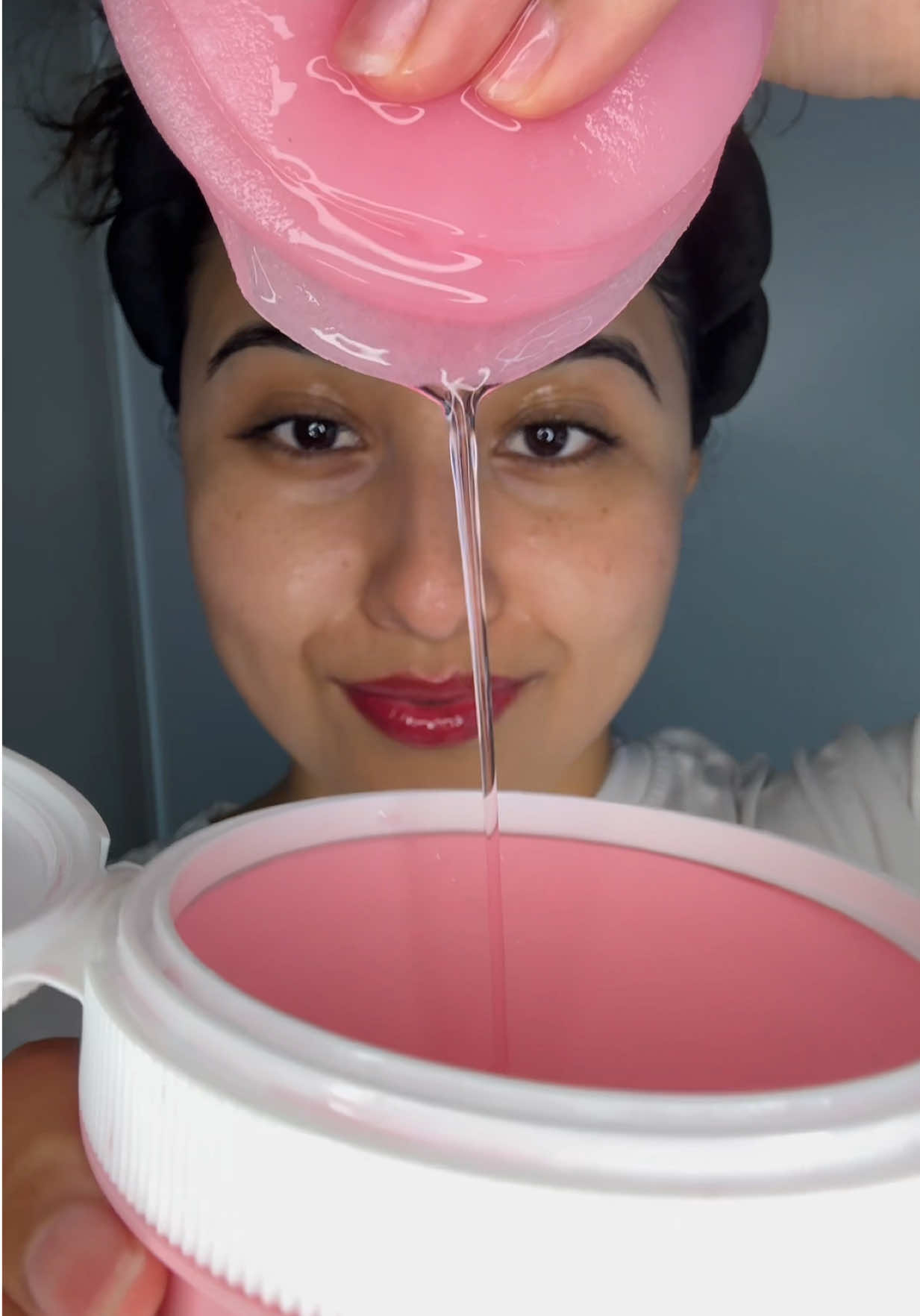 TikTok post by @soy.marleny for 4AM Marketing – Saebyeok Naesi. Caption reads: [...] smoother and luminous 💗 @4AM Marketing –....