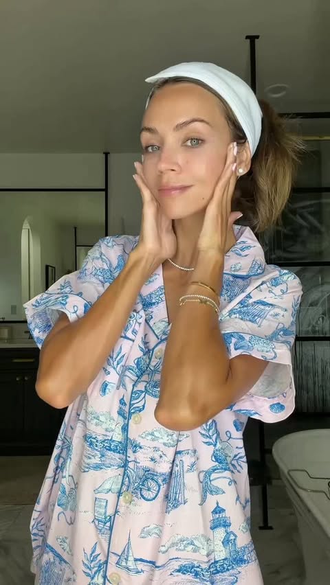 Instagram post by @dthompsy for Babe Original. Caption reads: Nighttime skin faves 🫧 🌙 🩵 Comment GOODNIGHT....