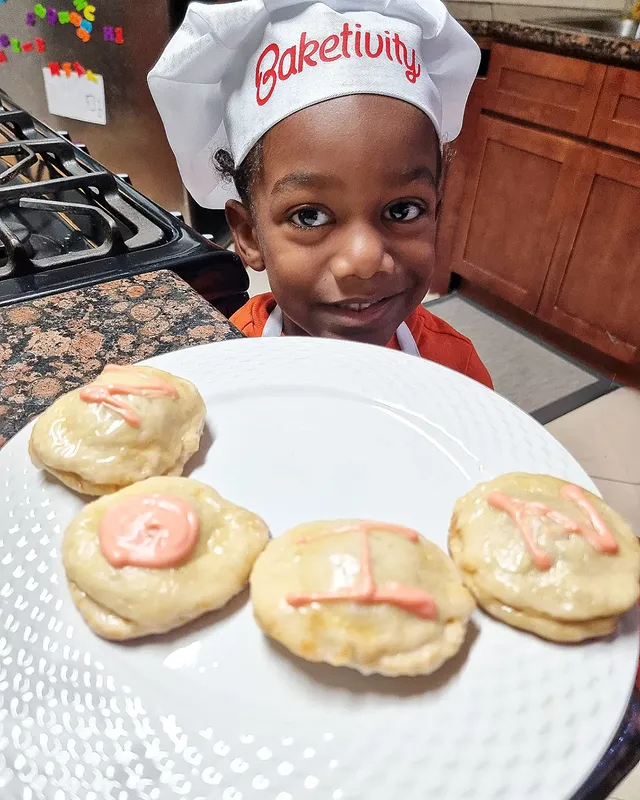 Instagram post by @zionislove for Baketivity. Caption reads: [...] goods👨‍🍳🧁🥯 Thanks to @baketivity we can....