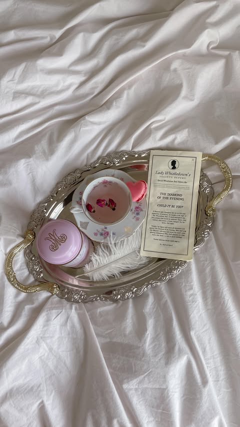 Instagram post by @thesandraduran for Bridgerton. Caption reads: [...] 🐝 the collab of the season, @dove x....