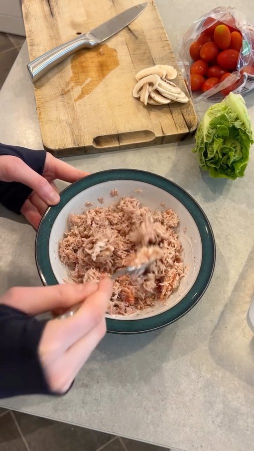 Instagram post by @sophiereidfit for Protein Works. Caption reads: post workout routine & recipe✨

tbh my routine....