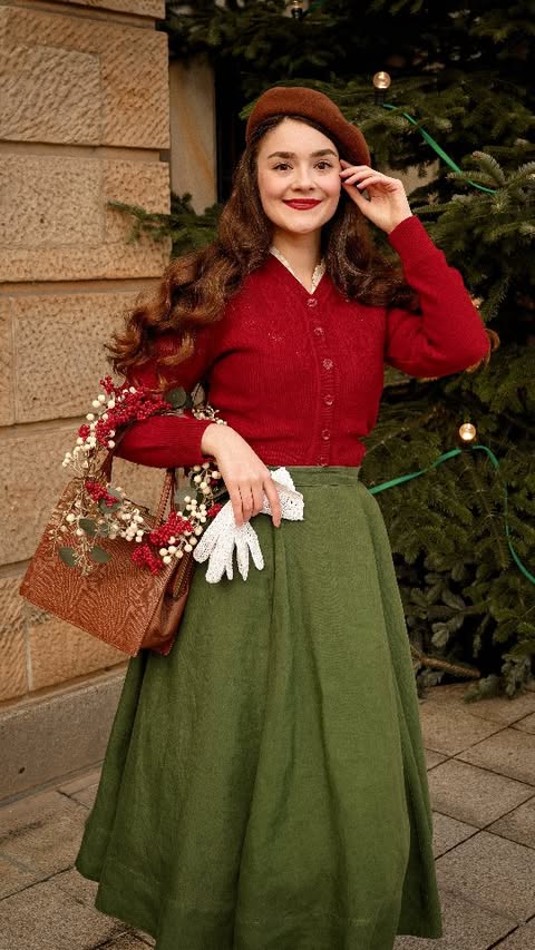 Instagram post by @shirinatra for Son de Flor. Caption reads: [Ad] 7 Looks of Christmas – Look Nr. 2 – 1950s....