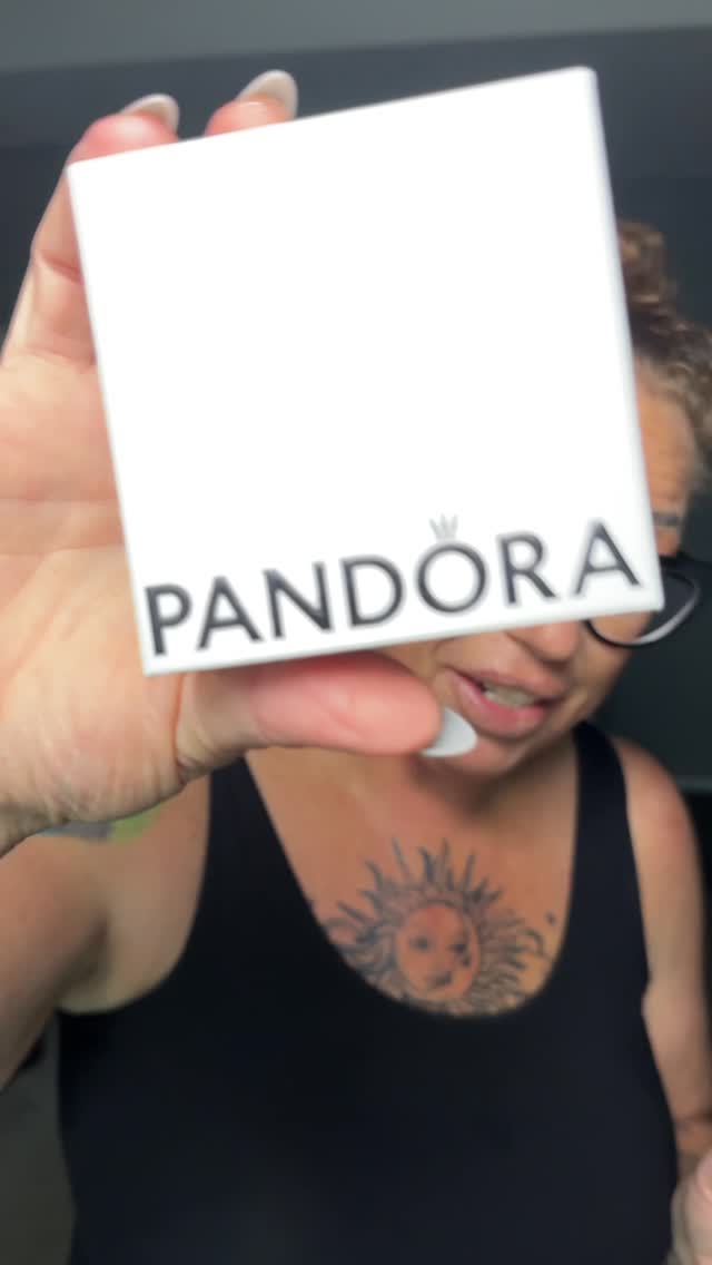 Instagram post by @just_janci for Pandora. Caption reads: @theofficialpandora PANDORA Family Always....