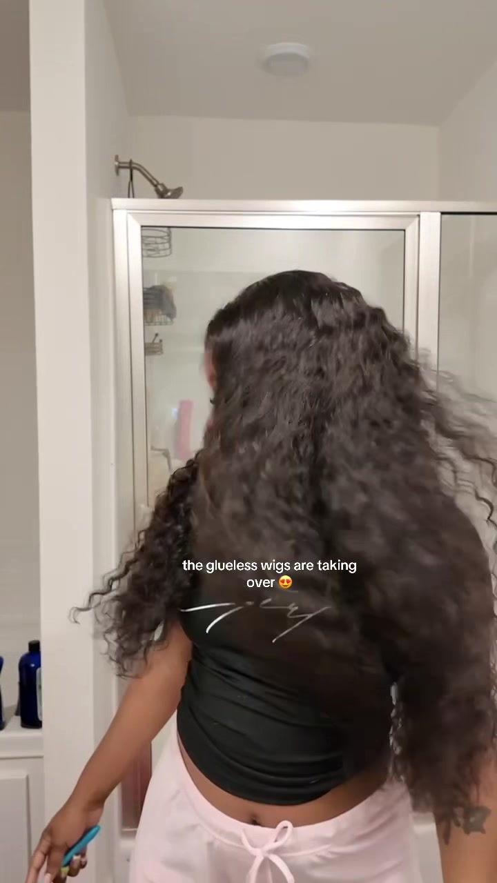 TikTok post by @zakiya.t for Pizazz Hair. Caption reads: @pizazzhairshop_us   @Pizazz Hair .