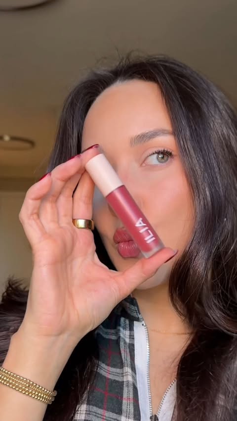 Instagram post by @aubreylobban for ILIA Beauty. Caption reads: Can never have too many lipglosses especially when....