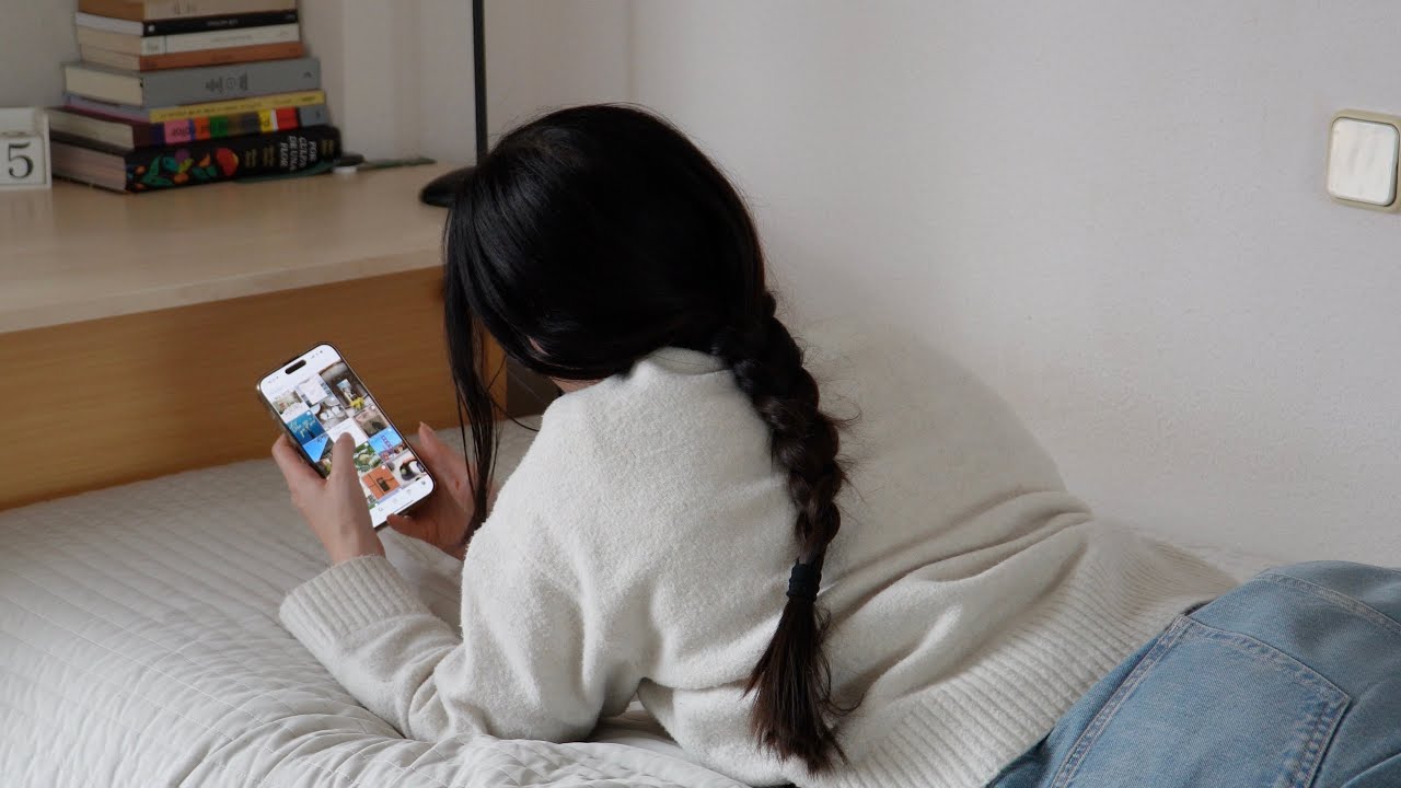 YouTube post by @mohee for Nextory. Caption reads: Dopamine fasting.