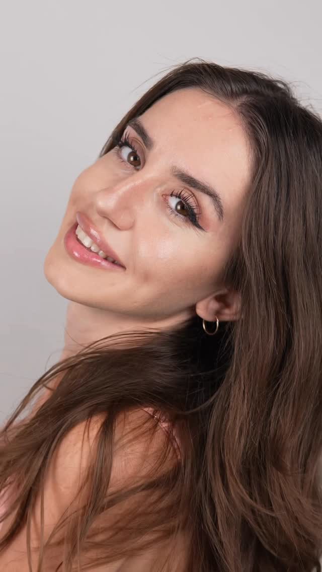 Instagram post by @nildakavusann for Yves Rocher. Caption reads: Aşk olmadan olmaz💕💖

#reklam değil.