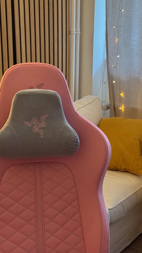 Instagram post by @tinka for Razer. Caption reads: Ça tourne un peu au drame mais ça reste....