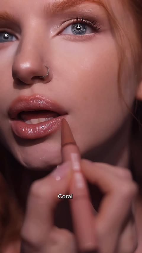 Instagram post by @wlfoxy for Focallure. Caption reads: [...] till the sunrise 🌅 Product list:....