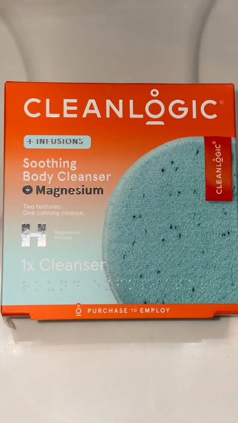 Instagram post by @angelcitro for PINCHme.com. Caption reads: Thank You @pinchme @cleanlogic This soothing body....