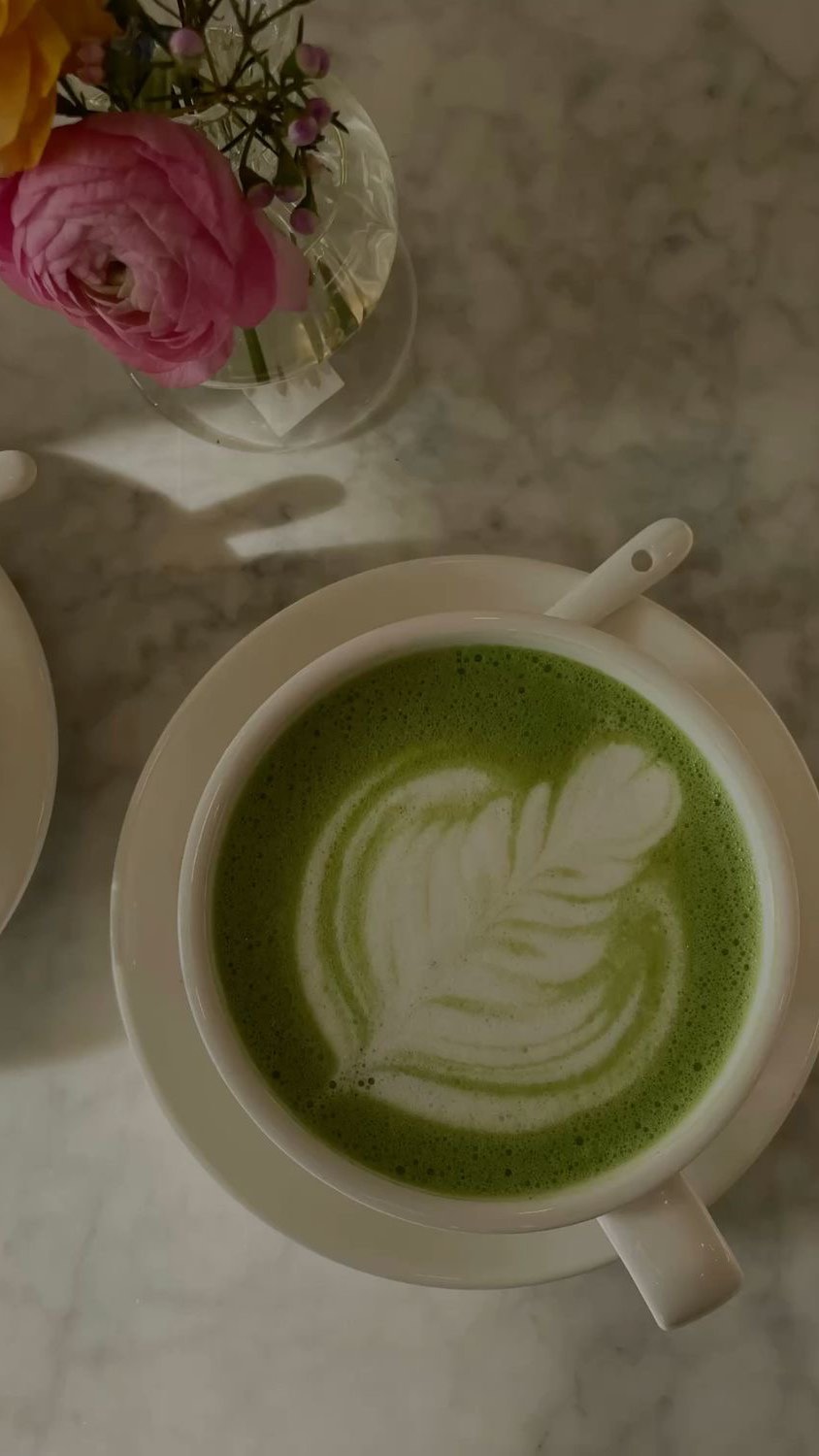 Instagram post by @ishreyakothari for Windmill Air. Caption reads: [...] reset starts with clean air.

The....