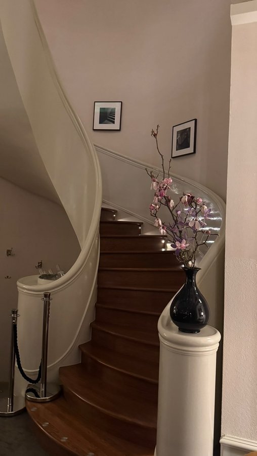 Instagram post by @alexiiak for Ellos. Caption reads: Paid collaboration for @ellosofficial 
Showing you....