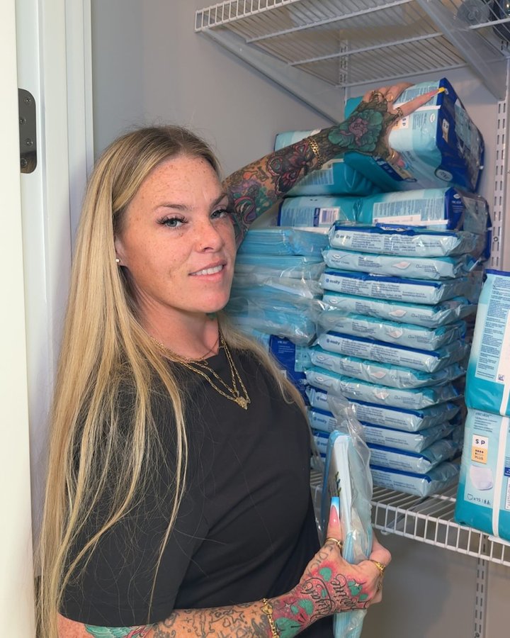 Instagram post by @itsmamacookie for Aeroflow Urology. Caption reads: Check the link in my bio to see if you qualify....