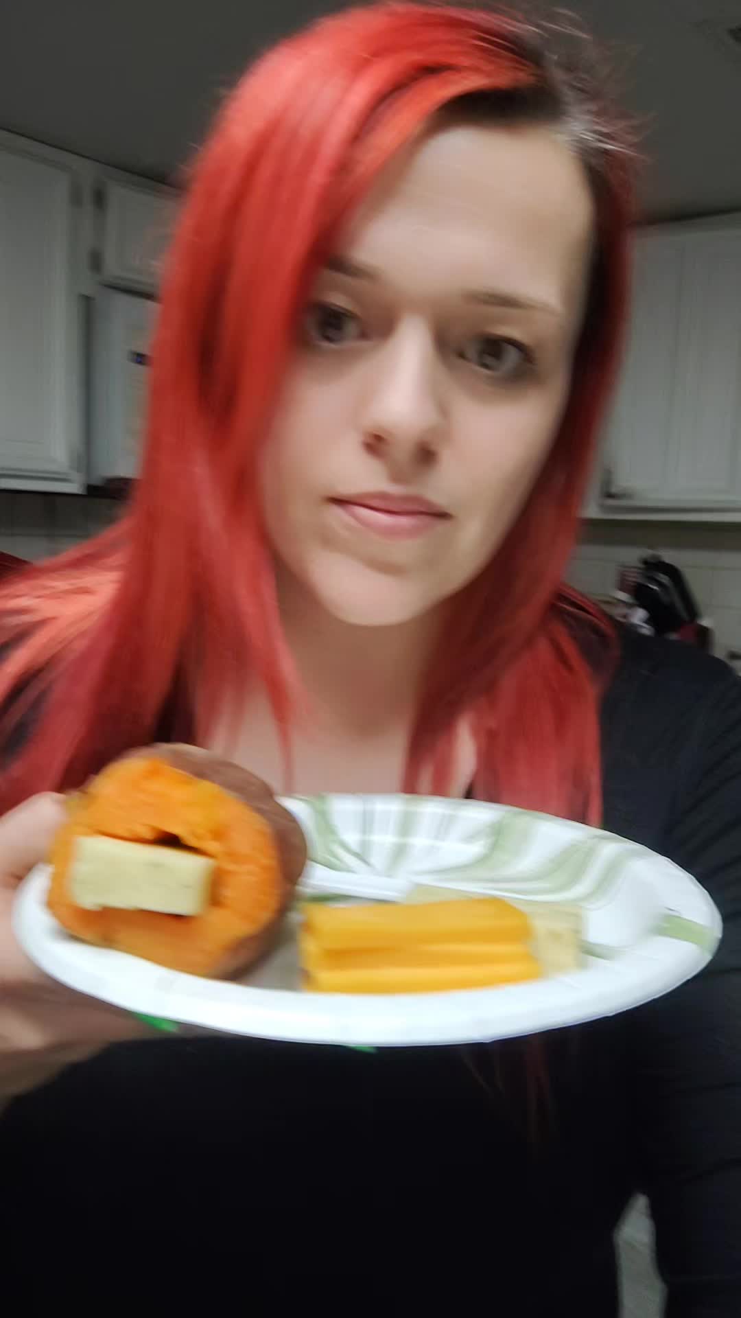 TikTok post by @that_1_momma for Coldest. Caption reads: #sweetpotato #courtneycook #coldest....