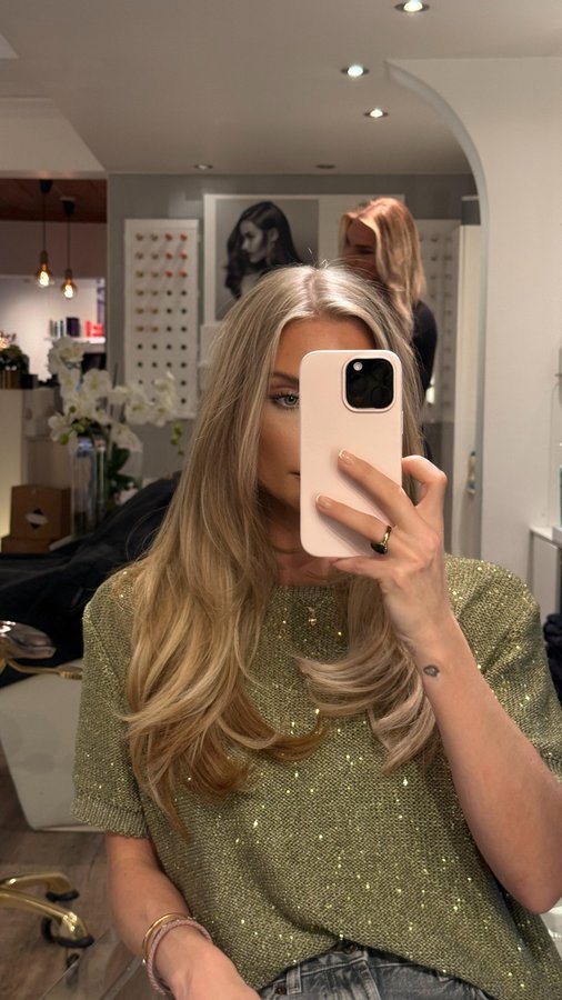 Instagram post by @tovaelneskog for BHBD. Caption reads: New haircut 💇🏼‍♀️ 

Reklam @bhbd @kopmangatan29....