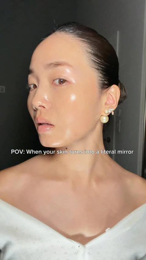 Instagram post by @skincarewithyuri for Medicube. Caption reads: Insane glow in just 20min.....