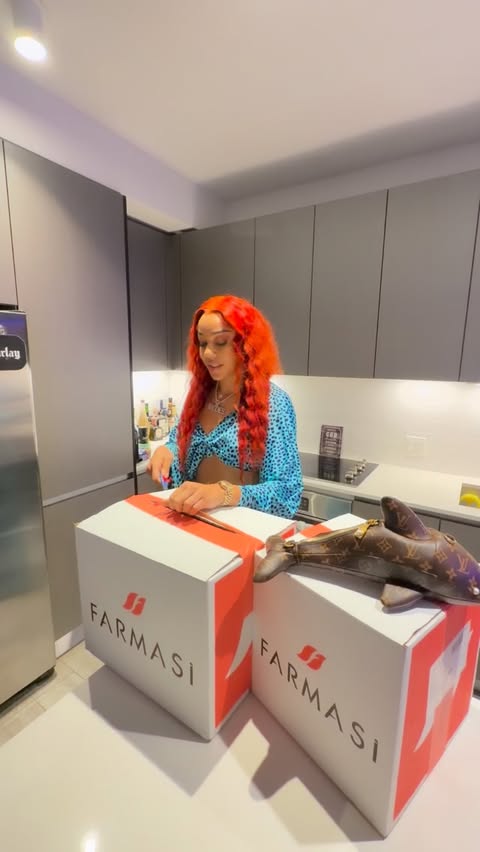 Instagram post by @djskyhighbaby for Farmasi. Caption reads: Your glow-up starts TODAY. ✨
I’m searching for 10....