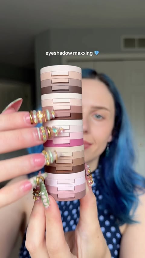 Instagram post by @livvyloveasmr for Kaja. Caption reads: [...] to get a gorgeous eye look in minutes.....