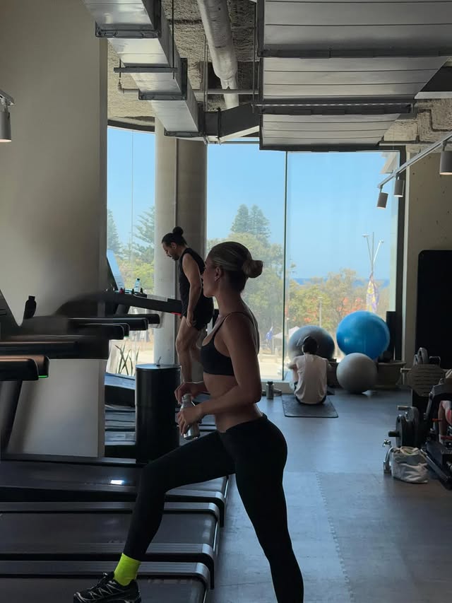 Instagram post by @lydsbutler for Elite Eleven Sporting. Caption reads: Working 🙂‍↕️

@eliteelevensporting ad.