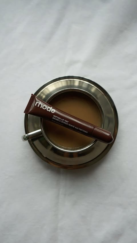 Instagram post by @paulinegandolfini for Rhode Skin. Caption reads: My everyday makeup routine girlsssss🤍
-

Serum....