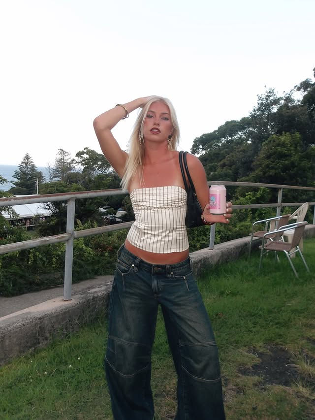 Instagram post by @amelie_lowrie for Abrand Jeans. Caption reads: @abrandjeans 🐒.