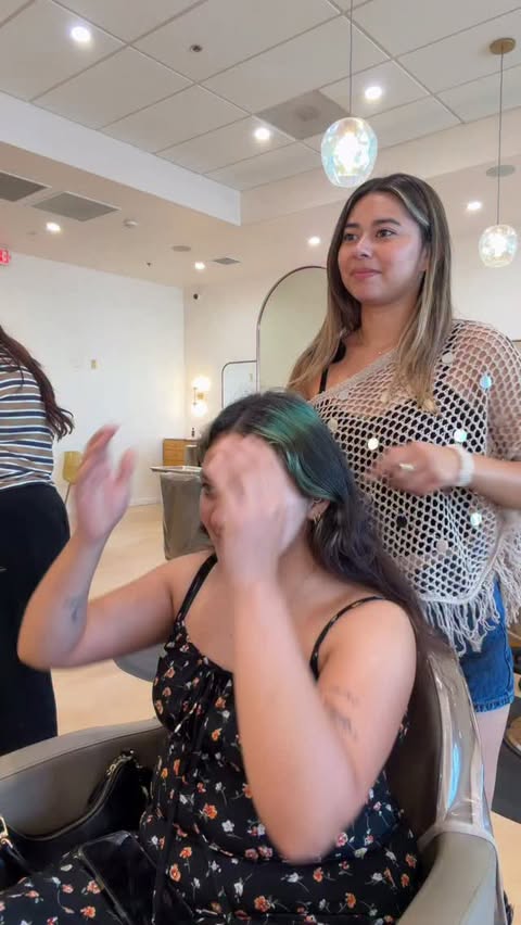 Instagram post by @thehairrwiz for DESIGNME Hair. Caption reads: [...] take care of my hair from within 💙....