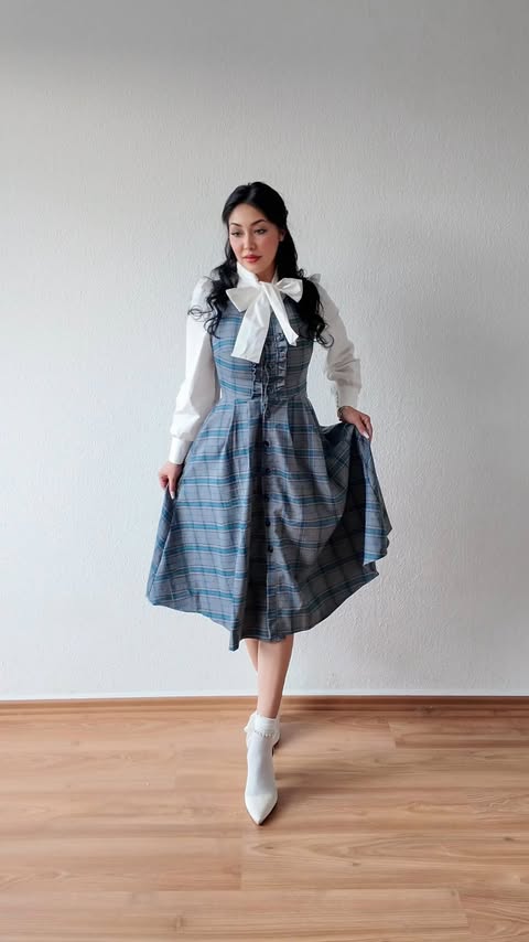 Instagram post by @diyora.diyo for Retro Stage. Caption reads: Vintage Vibes mit moderner Eleganz!....