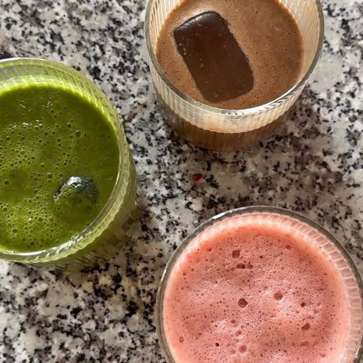 Instagram post by @apeleteirob for Nutribullet. Caption reads: Hoy os enseño a hacer mis 3 Smoothies favoritos....